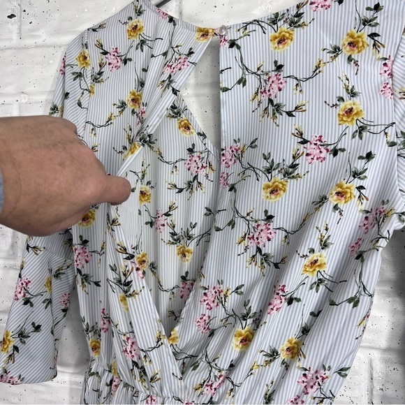 EVERLY Floral V-Neck Romper with 3/4 length flare sleeves - Picture 8 of 8